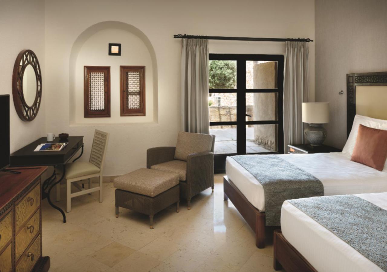 Moevenpick Resort & Spa Dead Sea Sweimeh Exterior photo A guest room at the Four Seasons Hotel in Cairo